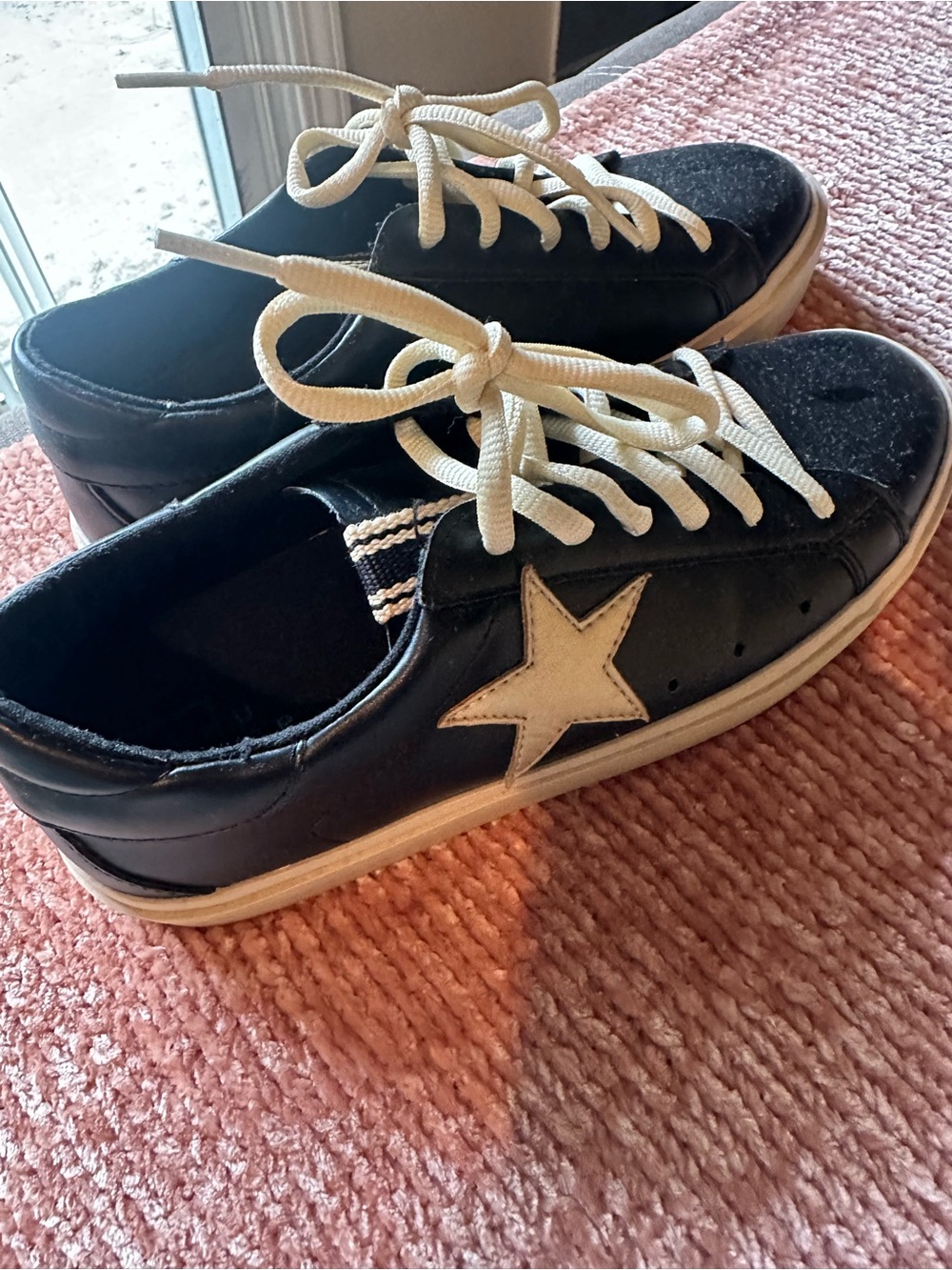 Womens Black Star Lace-Up Sneakers